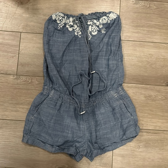Abercrombie & Fitch Romper Denim Chambray Blue Floral Stitching - Picture 1 of 5